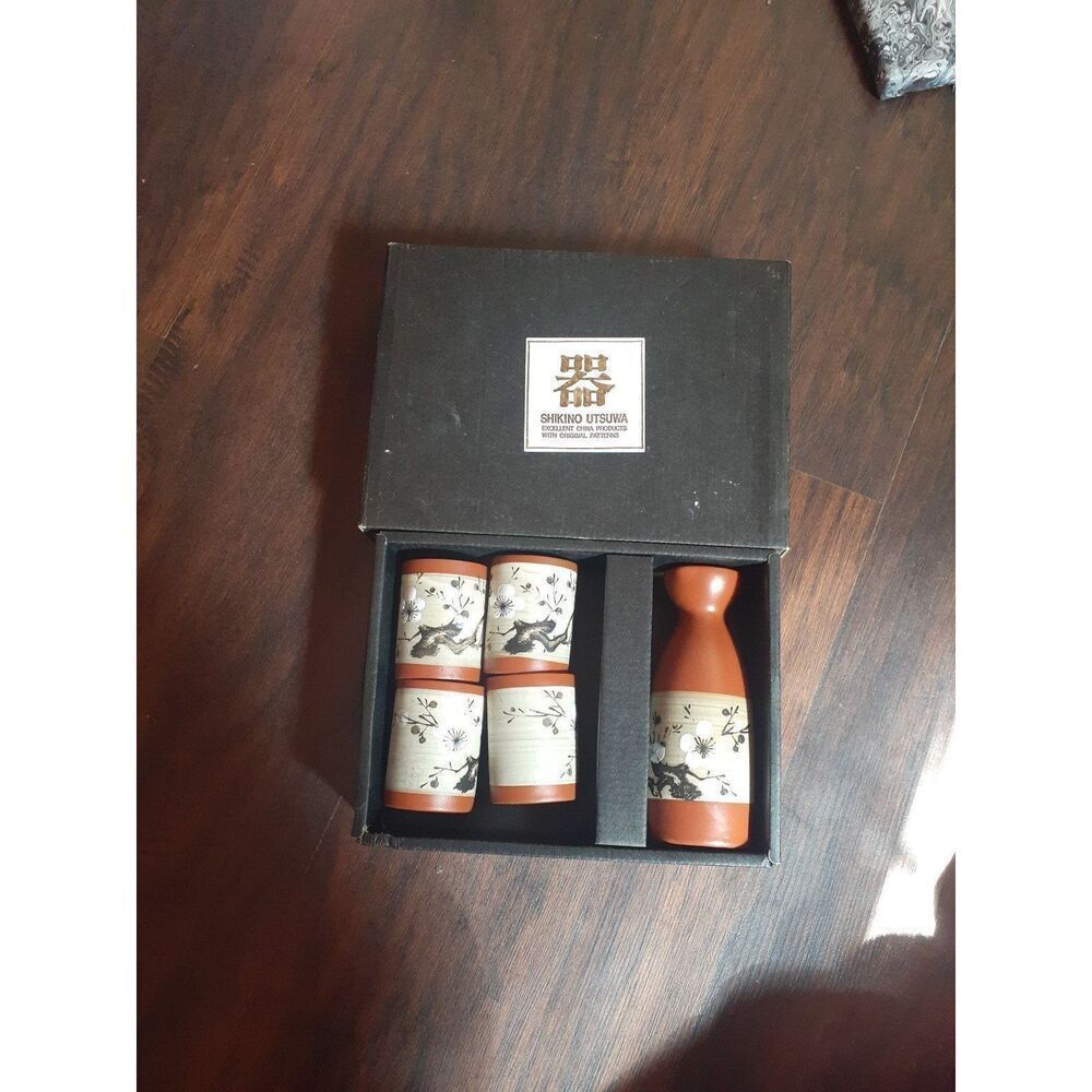 Ceramic Sake set Shikino Utsuwa